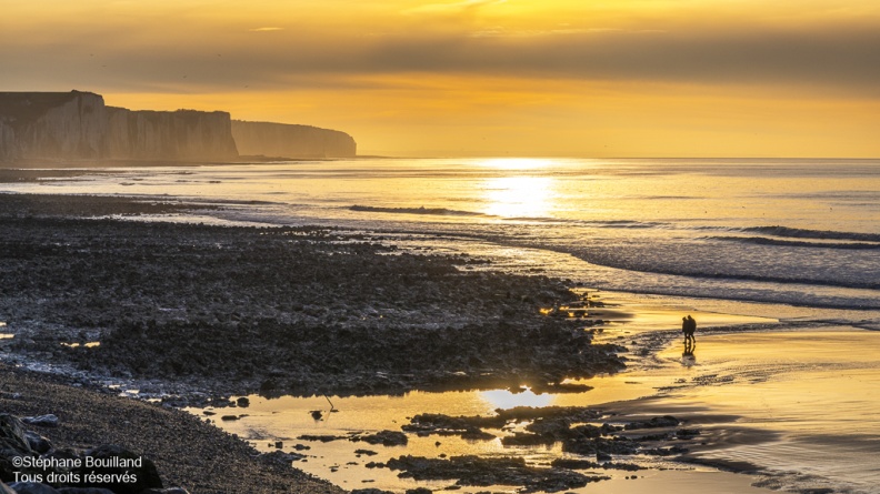 Coucher de soleil sur les falaises à Ault