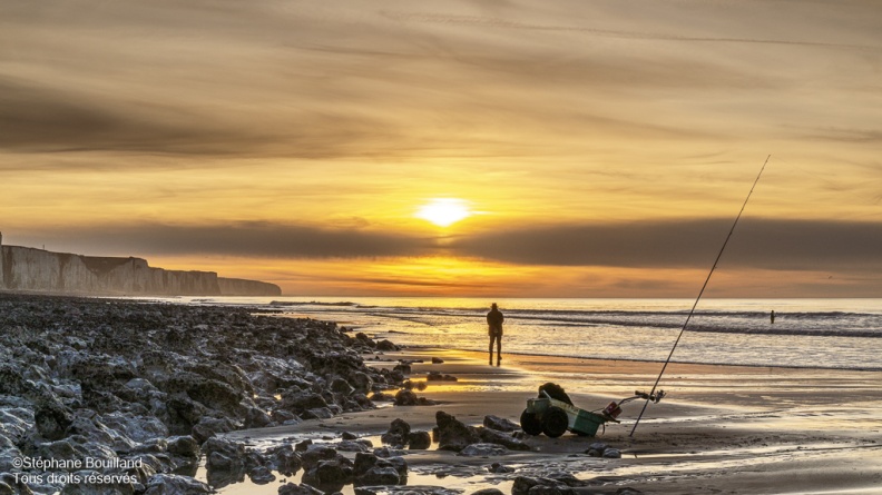 Coucher de soleil sur les falaises à Ault