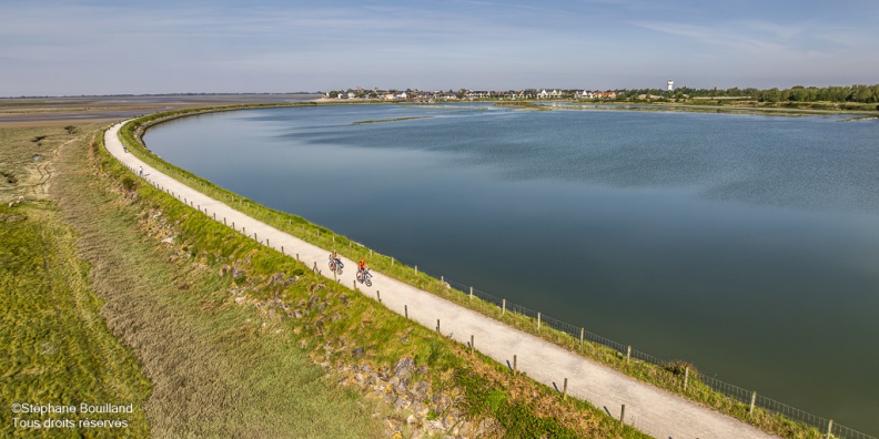 Vue aérienne du Crotoy et des mollières environnantes 