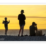 Les touristes viennent admirer le coucher du soleil au Hourdel