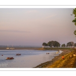 Animation sur les quais de Saint-Valery le soir venu