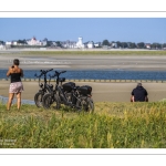 cyclistes face au Crotoy depuis le cap Hornu